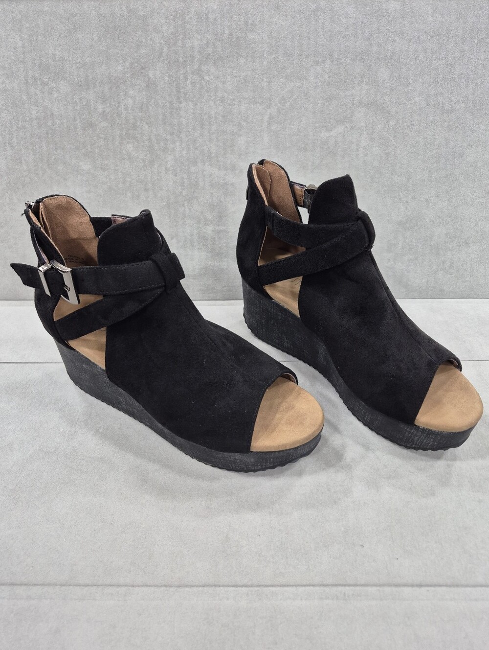 Boutique by Corkys Felton wedge sandals women's 9 black vegan suede open toe